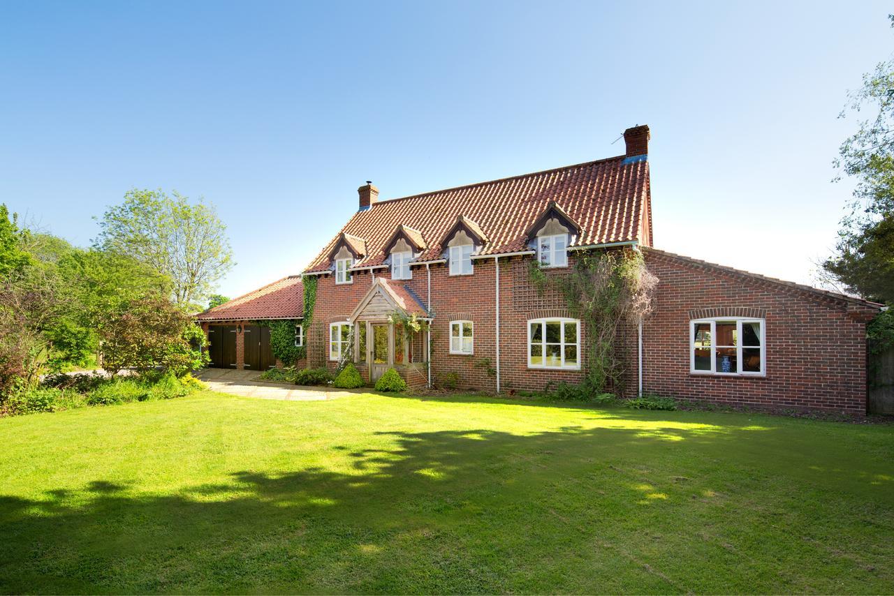Wyvern Farm Garvestone Exterior photo